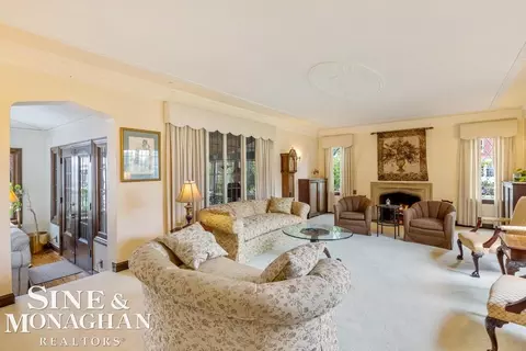 Living - 808 Berkshire, Grosse Pointe, MI 48230 photo 1 of 5