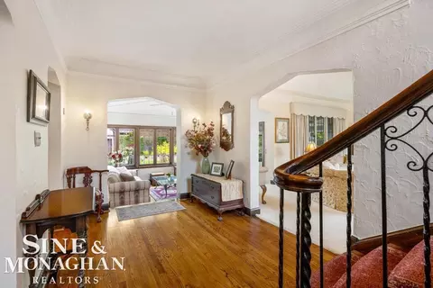 Entry Way - 808 Berkshire, Grosse Pointe, MI 48230 photo 2 of 6
