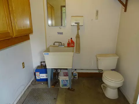 8400 Clinton, Jackson, MI 49201 photo 35