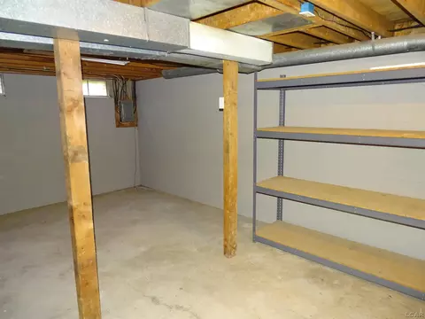 8400 Clinton, Jackson, MI 49201 photo 28