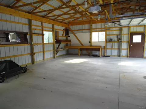8400 Clinton, Jackson, MI 49201 photo 44