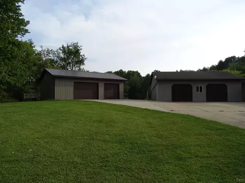 8400 Clinton, Jackson, MI 49201 photo 2