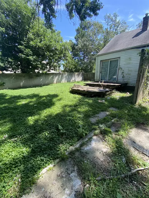 1028 Campbell, Flint, MI 48507