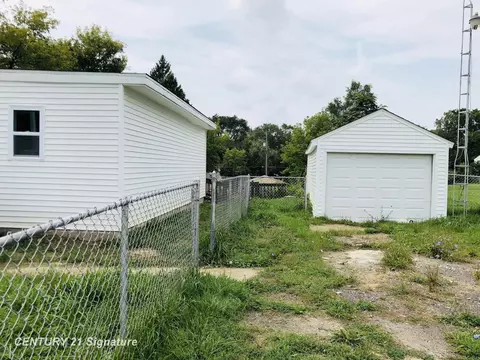 Exterior - 1540 Pound, Flint, MI 48532 photo 3 of 10