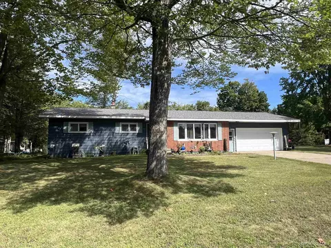 292 Hoover, Niagara, WI 54151