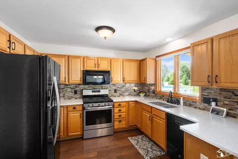 607 Webber, Temperance, MI 48182 photo 16