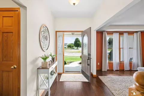 607 Webber, Temperance, MI 48182 photo 6