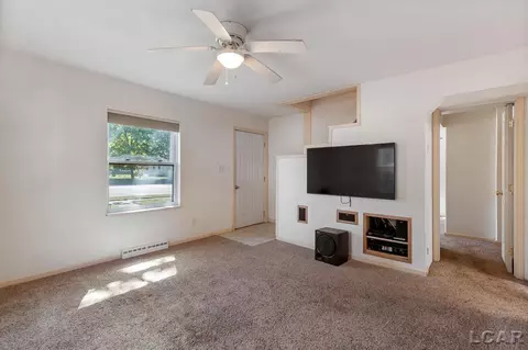112 Bartlett, Clinton, MI 49236 photo 8