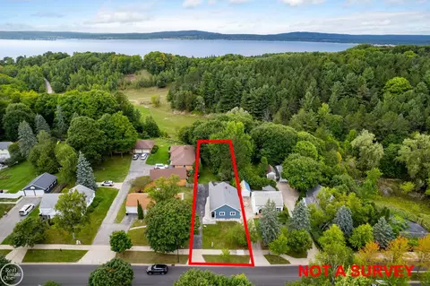 View/Area - 1115 E Mitchell, Petoskey, MI 49770 photo 1 of 4