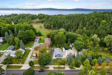 View/Area - 1115 E Mitchell, Petoskey, MI 49770 photo 3 of 4