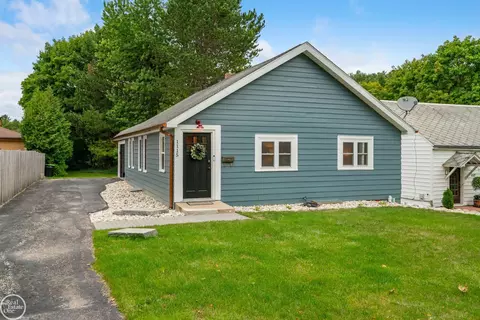 1115 E Mitchell, Petoskey, MI 49770