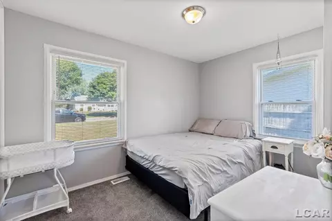 Bedroom - 1106 Willow St, Tecumseh, MI 49286 photo 5 of 6