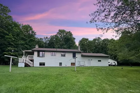 8622 M5, Escanaba, MI 49829 photo 2
