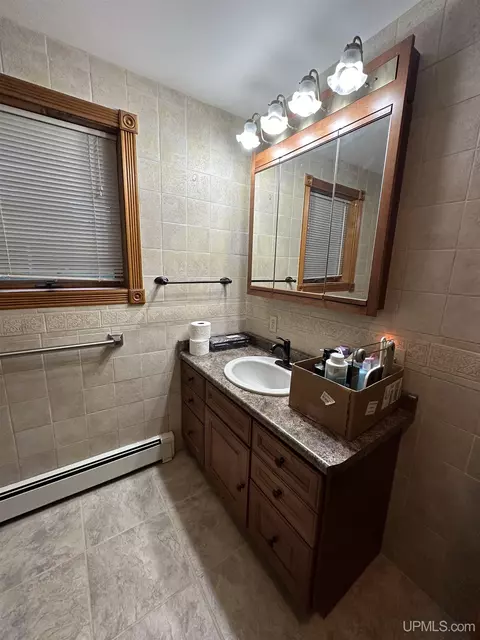 8622 M5, Escanaba, MI 49829 photo 12