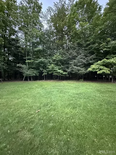 8622 M5, Escanaba, MI 49829 photo 15