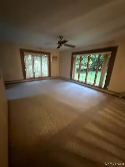8622 M5, Escanaba, MI 49829 photo 6