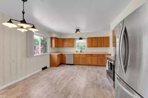 64040 Bates, New Haven, MI 48050 photo 12