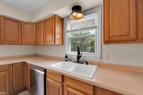 64040 Bates, New Haven, MI 48050 photo 10
