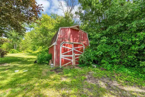 64040 Bates, New Haven, MI 48050 photo 30