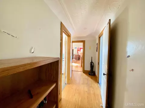 Entry Way - 120 Bancroft, Ishpeming, MI 49849 photo 2 of 2