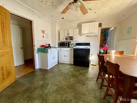 Kitchen - 120 Bancroft, Ishpeming, MI 49849 photo 2 of 2
