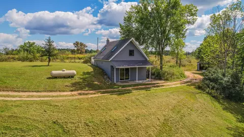 4833 Oberlin, Gladwin, MI 48624 photo 2