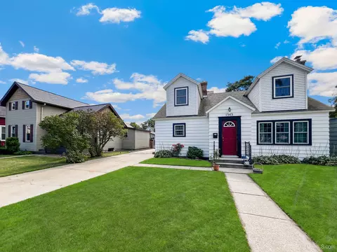 1343 Prescott, Marinette, WI 54143