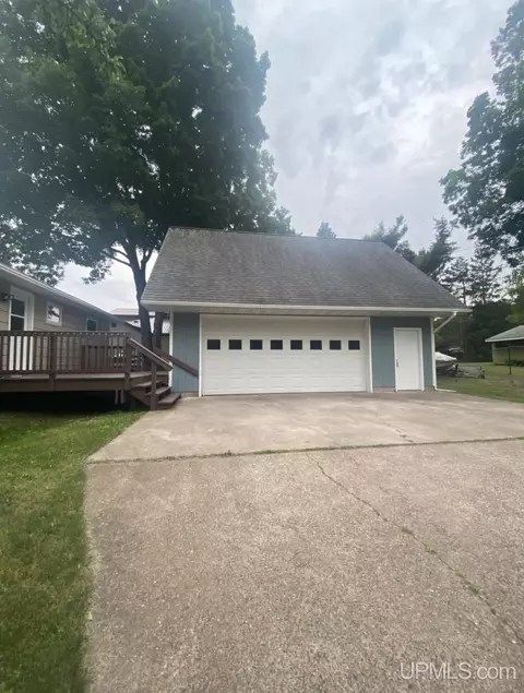 135 Seilo, Ishpeming, MI 49849 photo 7
