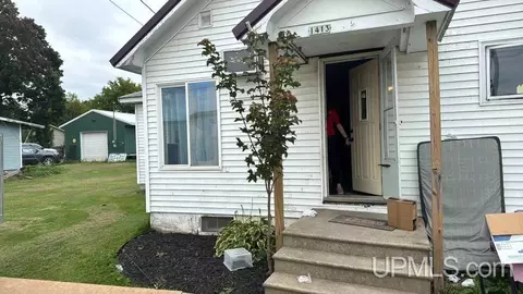 1413 155, Bark River, MI 49807