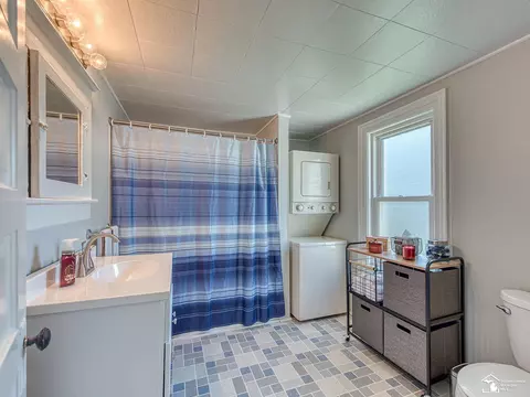 Bath - 432 E Third, Monroe, MI 48161 photo 1 of 1