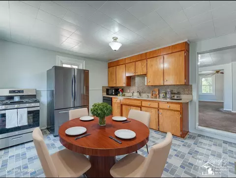 Kitchen - 432 E Third, Monroe, MI 48161 photo 2 of 3