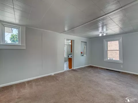 Living - 432 E Third, Monroe, MI 48161 photo 6 of 7
