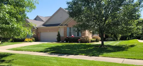 536 Wyngate, Rochester, MI 48307