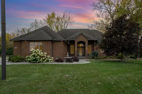 1235 Ivy Leaf Ct, Essexville, MI 48732