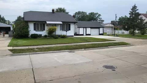 23304 Beverly, Saint Clair Shores, MI 48082