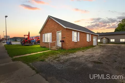 159 River, Manistique, MI 49854