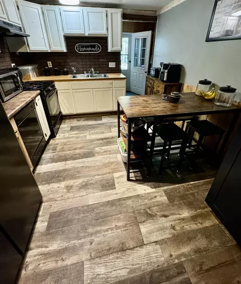 Kitchen - 205 Pine St, Omer, MI 48749 photo 2 of 2