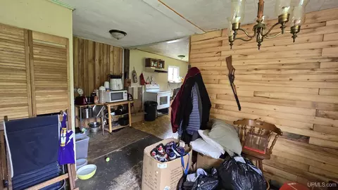 Entry Way - 210 N 17th, Gladstone, MI 49837 photo 6 of 7