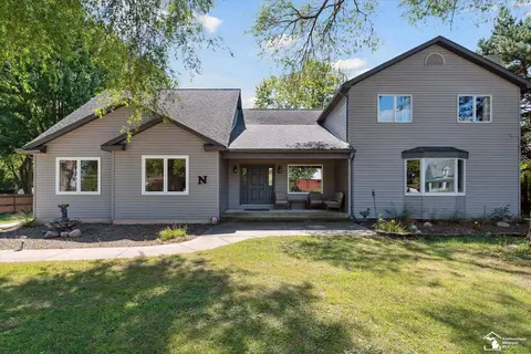 2831 W Stein, La Salle, MI 48145