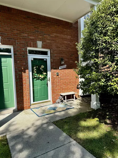 52323 Heatherstone, Macomb, MI 48042