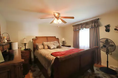 Bedroom - 298 Diane, Flushing, MI 48433 photo 1 of 2