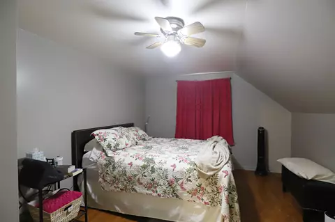 Bedroom - 298 Diane, Flushing, MI 48433 photo 2 of 2