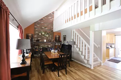 Dining - 298 Diane, Flushing, MI 48433 photo 1 of 4