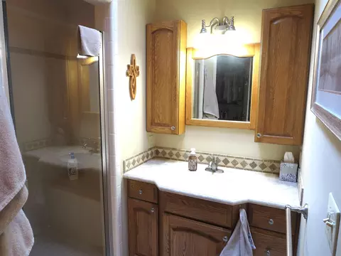 Bath - 3311 N Hoover, Gladwin, MI 48624 photo 2 of 3