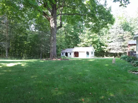 Exterior - 3311 N Hoover, Gladwin, MI 48624 photo 14 of 33