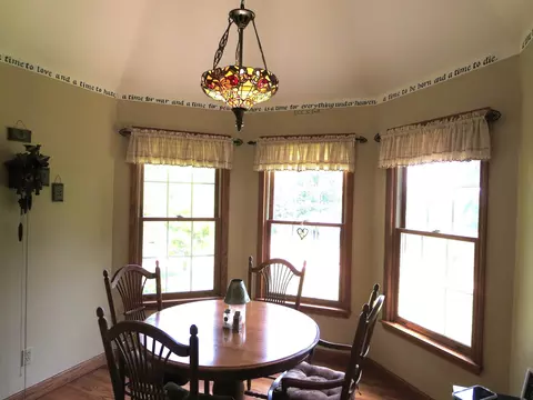 Dining - 3311 N Hoover, Gladwin, MI 48624 photo 2 of 6