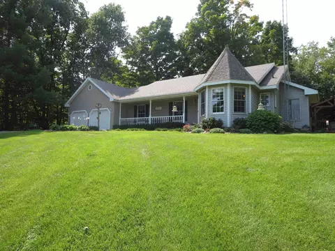 Exterior - 3311 N Hoover, Gladwin, MI 48624 photo 8 of 33