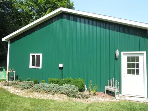 Exterior - 3311 N Hoover, Gladwin, MI 48624 photo 5 of 33