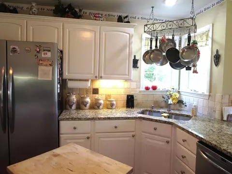 Kitchen - 3311 N Hoover, Gladwin, MI 48624 photo 1 of 3
