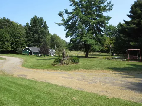 Exterior - 3311 N Hoover, Gladwin, MI 48624 photo 9 of 33